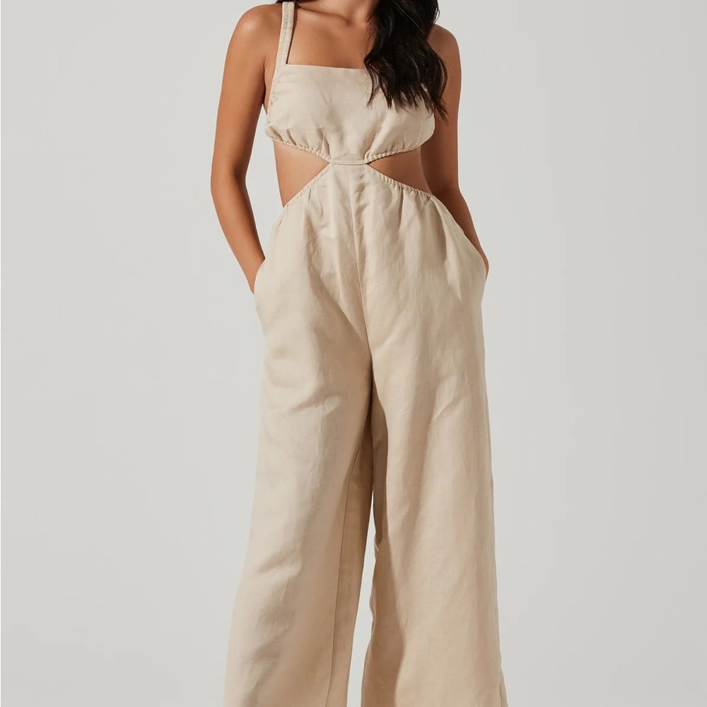 ASTR THE LABEL Marise Cutout Wide Leg Jumpsuit XS